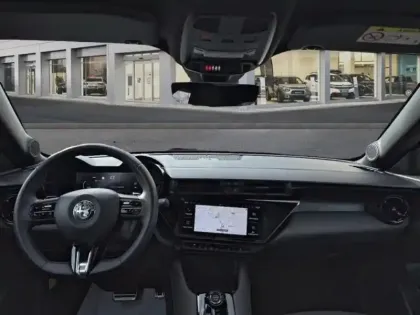 Photo 7 Alfa Romeo Junior  1.2 Ibrida 136ch DCT6