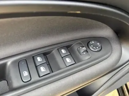 Photo 14 Alfa Romeo Junior  1.2 Ibrida 136ch DCT6