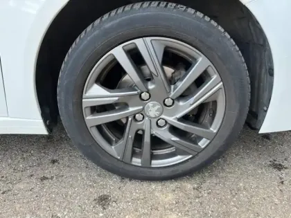 Photo 7 Peugeot 208 Gén. II Ph1 NG Style 5