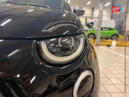 Photo 12 Abarth 500  e 155ch 42kWh  4cv