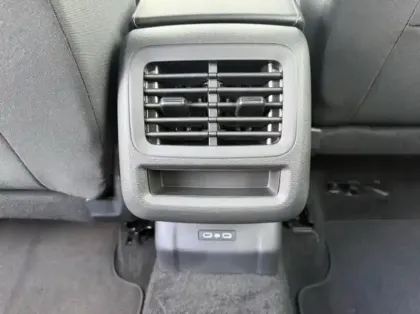 Photo 10 Volkswagen T-roc  1.5 eTSI 116ch Life DSG7