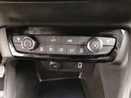 Photo 18 Opel Corsa Gén. VI Ph2 GS 5