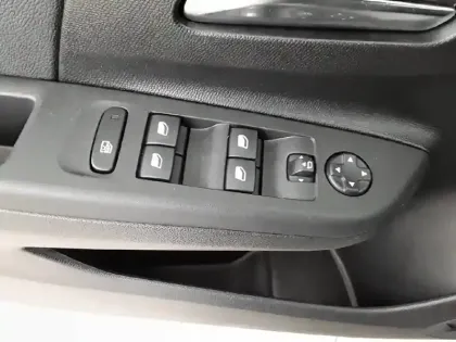 Photo 20 Opel Corsa Gén. VI Ph2 GS 5