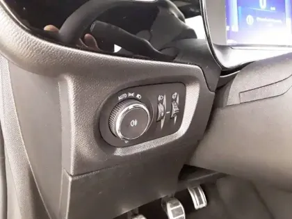 Photo 19 Opel Corsa Gén. VI Ph2 GS 5