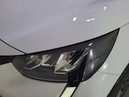 Photo 15 Peugeot 208  Electrique 50 kWh 136ch