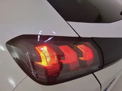 Photo 16 Peugeot 208  Electrique 50 kWh 136ch