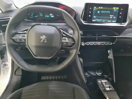 Photo 7 Peugeot 208  Electrique 50 kWh 136ch