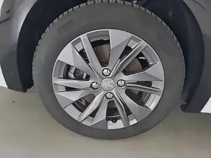 Photo 12 Peugeot 208  Electrique 50 kWh 136ch