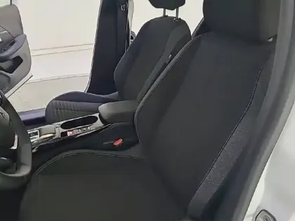 Photo 10 Peugeot 208  Electrique 50 kWh 136ch