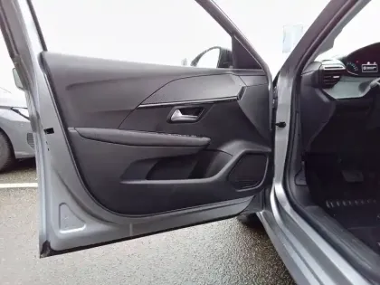 Photo 18 Peugeot 208  Hybrid 110 ch e-DCS6