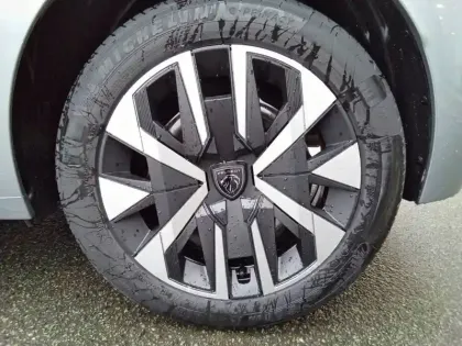 Photo 32 Peugeot 208  Hybrid 110 ch e-DCS6