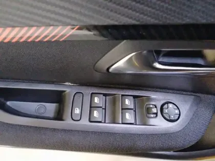 Photo 29 Peugeot 208  PureTech 75 S&S BVM5