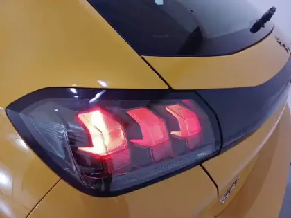 Photo 16 Peugeot 208  PureTech 75 S&S BVM5