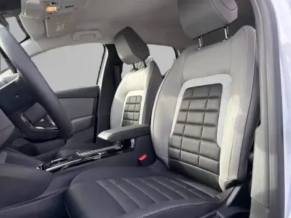 Photo 10 Citroën C4  Hybride 145 e-DCS6