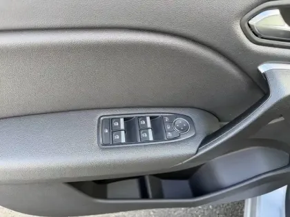 Photo 6 Renault Captur  TCe 90 - 21