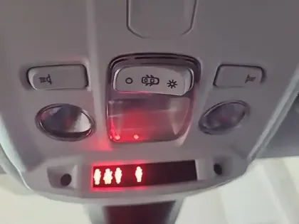 Photo 90 Peugeot 208  PureTech 100 S&S BVM6