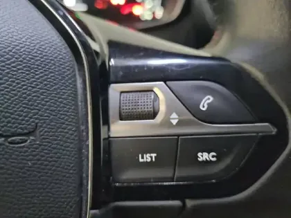 Photo 93 Peugeot 208  PureTech 100 S&S BVM6