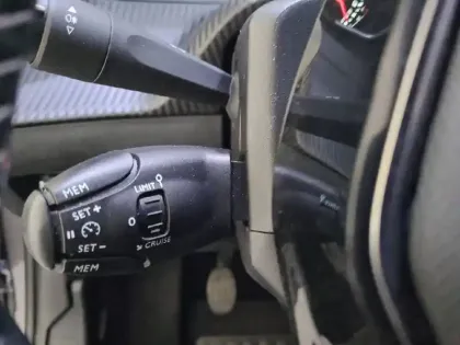 Photo 27 Peugeot 208 Gén. II Ph1 NG Allure 5