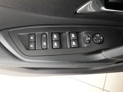 Photo 19 Peugeot 308  SW PureTech 130ch S&S EAT8