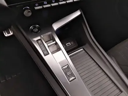 Photo 13 Peugeot 308  SW PureTech 130ch S&S EAT8