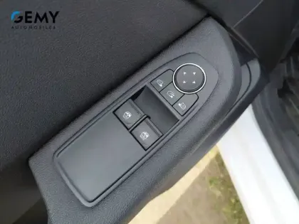 Photo 38 Renault Clio Gén. V (BJA) Ph1 Business 5