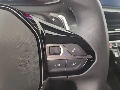 Photo 64 Peugeot 2008  BlueHDi 130 S&S EAT8