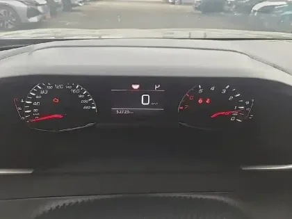 Photo 31 Peugeot 2008  BlueHDi 130 S&S EAT8