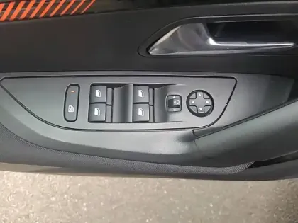 Photo 21 Peugeot 2008 Gén. II Ph1 NG Active Business 5