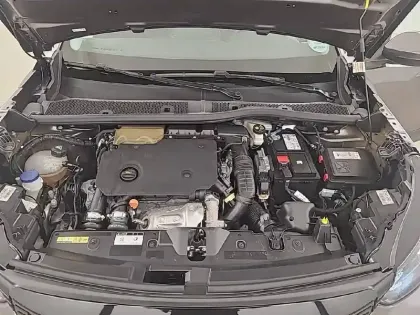 Photo 69 Peugeot 2008  BlueHDi 130 S&S EAT8