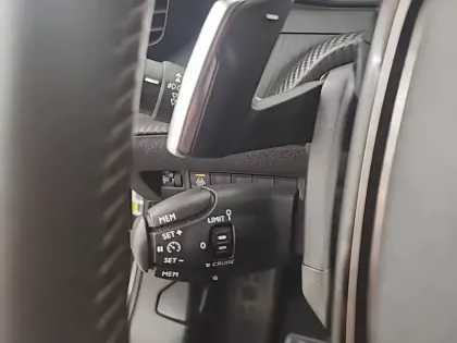 Photo 66 Peugeot 2008  BlueHDi 130 S&S EAT8