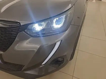 Photo 59 Peugeot 2008  BlueHDi 130 S&S EAT8