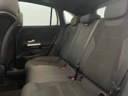 Photo 15 Mercedes GLA  200 d 8G-DCT