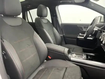 Photo 28 Mercedes GLA  200 d 8G-DCT