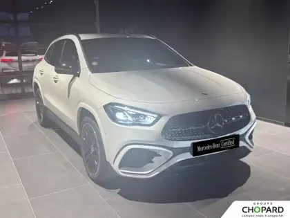 Photo 100 Mercedes GLA  250 e 8G-DCT