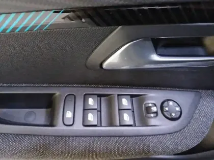 Photo 30 Peugeot 208  PureTech 100 S&S BVM6