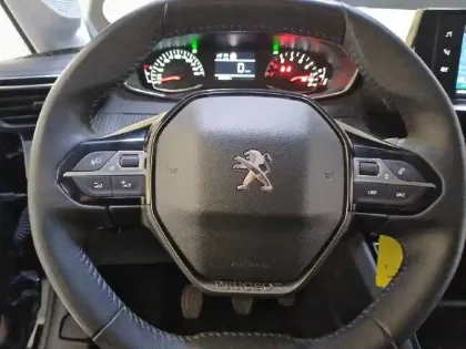 Photo 8 Peugeot 208  PureTech 100 S&S BVM6