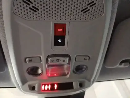 Photo 25 Peugeot 208  PureTech 100 S&S BVM6