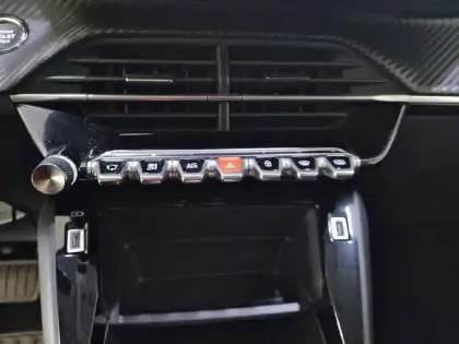 Photo 24 Peugeot 208  Electrique 50 kWh 136ch