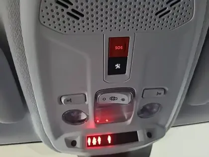 Photo 25 Peugeot 208  Electrique 50 kWh 136ch