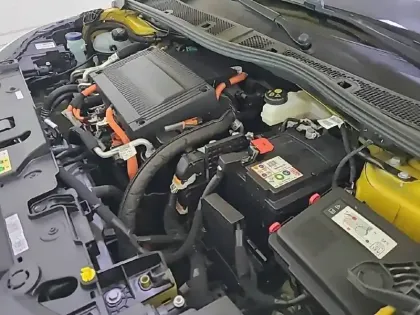 Photo 14 Peugeot 208  Electrique 50 kWh 136ch