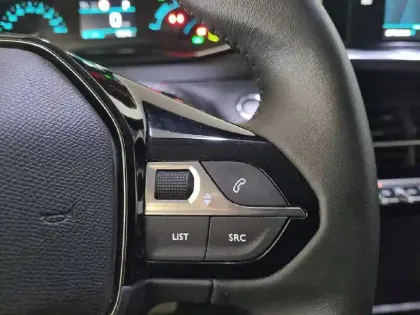 Photo 28 Peugeot 208  Electrique 50 kWh 136ch