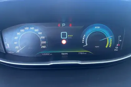 Photo 64 Peugeot 3008  Hybrid 225 e-EAT8