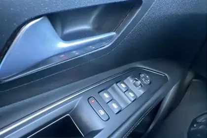 Photo 69 Peugeot 3008  Hybrid 225 e-EAT8