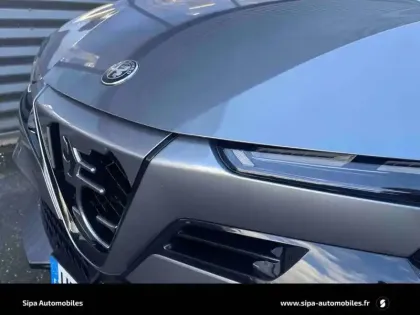 Photo 33 Alfa Romeo Junior  1.2 Ibrida 145 ch e-DCT6 Q4