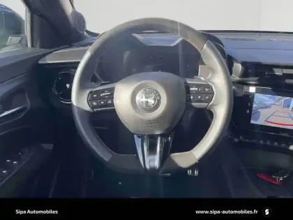 Photo 13 Alfa Romeo Junior  1.2 Ibrida 145 ch e-DCT6 Q4