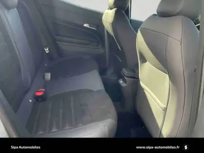 Photo 12 Alfa Romeo Junior  1.2 Ibrida 145 ch e-DCT6 Q4