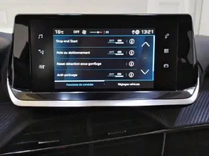 Photo 20 Peugeot 208  PureTech 75 S&S BVM5