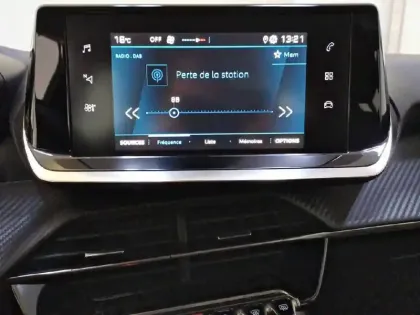 Photo 18 Peugeot 208  PureTech 75 S&S BVM5