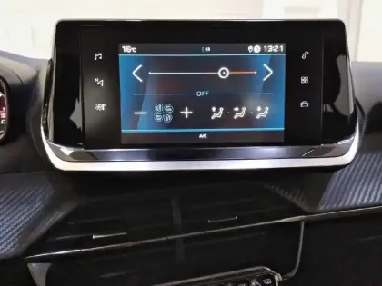 Photo 19 Peugeot 208  PureTech 75 S&S BVM5