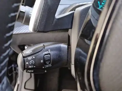 Photo 25 Peugeot 208  Hybrid 100 e-DCS6